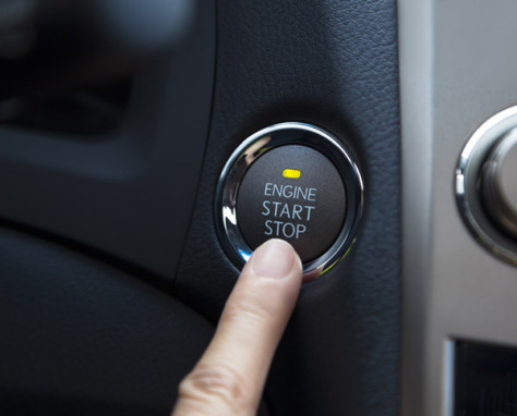 Làm thế nào để tắt động cơ bằng nút Start/Stop Engine trên ô tô?
